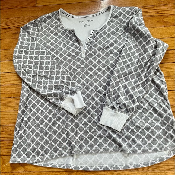 Pajama set - Picture 2 of 9